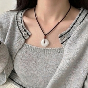 호탄옥 목걸이  액운을 막고 복을 불러온다  s2662