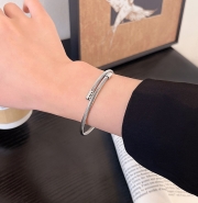 미르보석 뱅글 스트링 써지컬스틸 팔찌 스타일을 손목에 담다 주얼리 팔찌    s1492