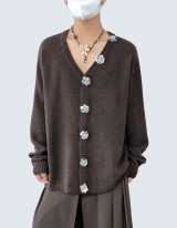 Flower button V-neck knit cardigan