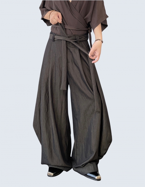 Cimeter Arc Strap Lage Pants