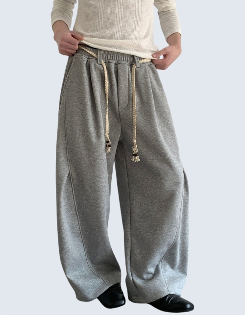 Curved string point training pants