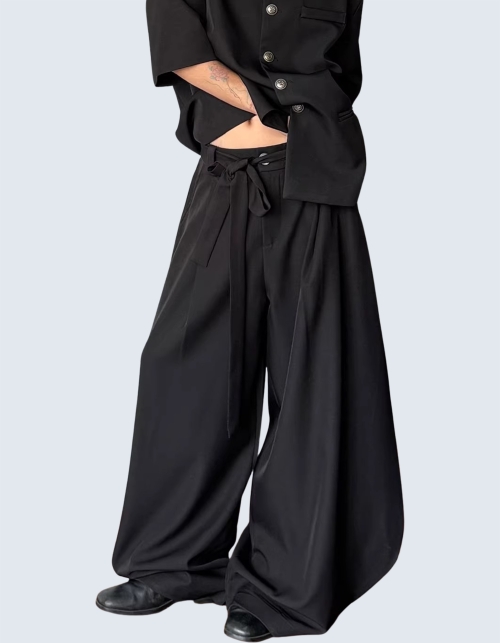 Curved silhouette wide slacks