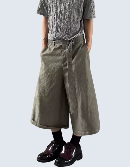 Retro-style belt shorts