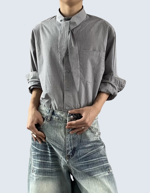 ribbon-decorated striped shirt