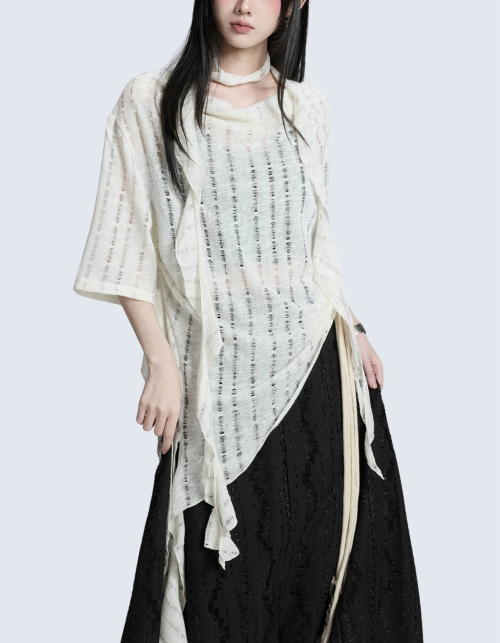 Lace-decorated unbalanced T-shirt