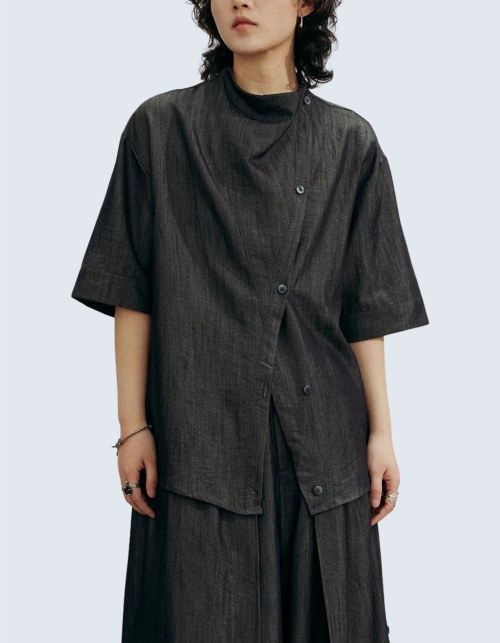 asymmetric button short-sleeved shirt
