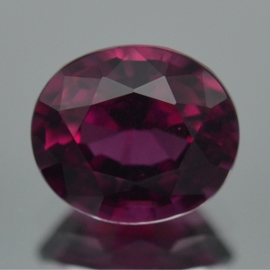 고채도의 자색 천연 로돌라이트 가넷나석 원석 2.14ct
