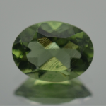 맑은 그린 컬러의 천연 몰다바이트 1.00ct