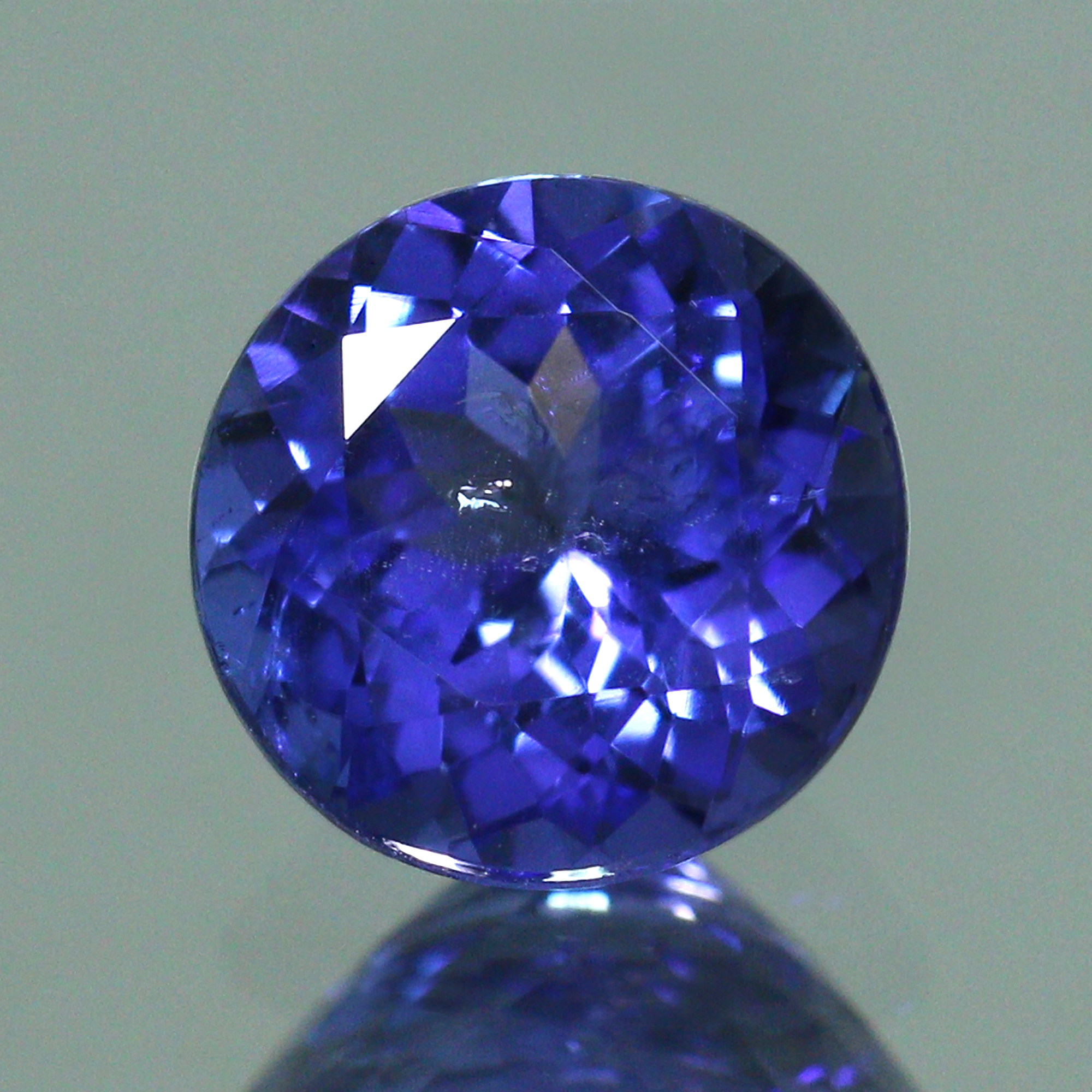 최상급 컬러의 천연 탄자나이트 나석 원석 2.15ct