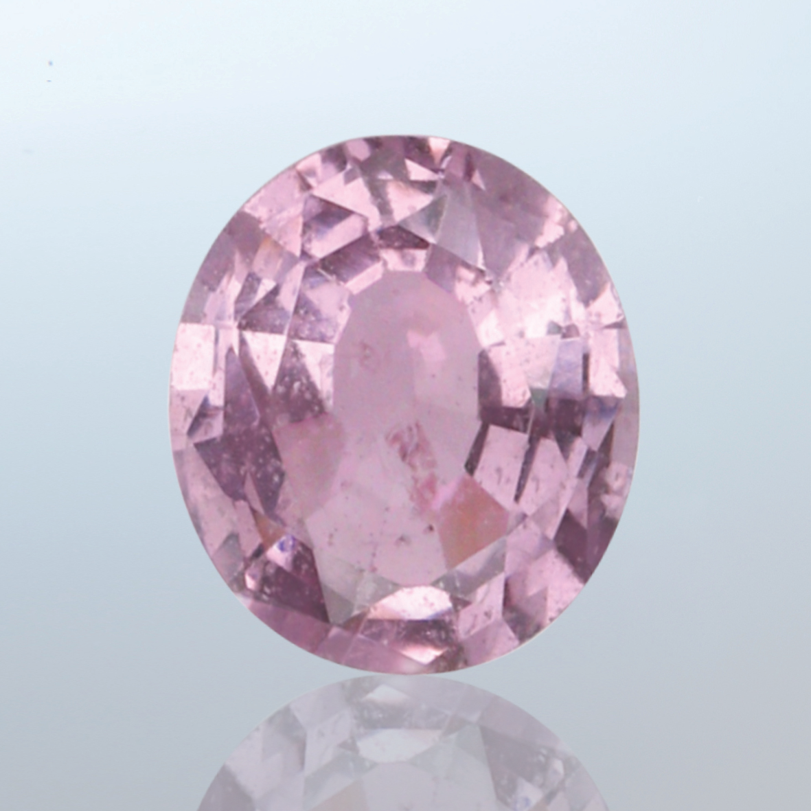 퍼플과 핑크 색상 조화가 매력적인 천연 스피넬 나석 1.67ct
