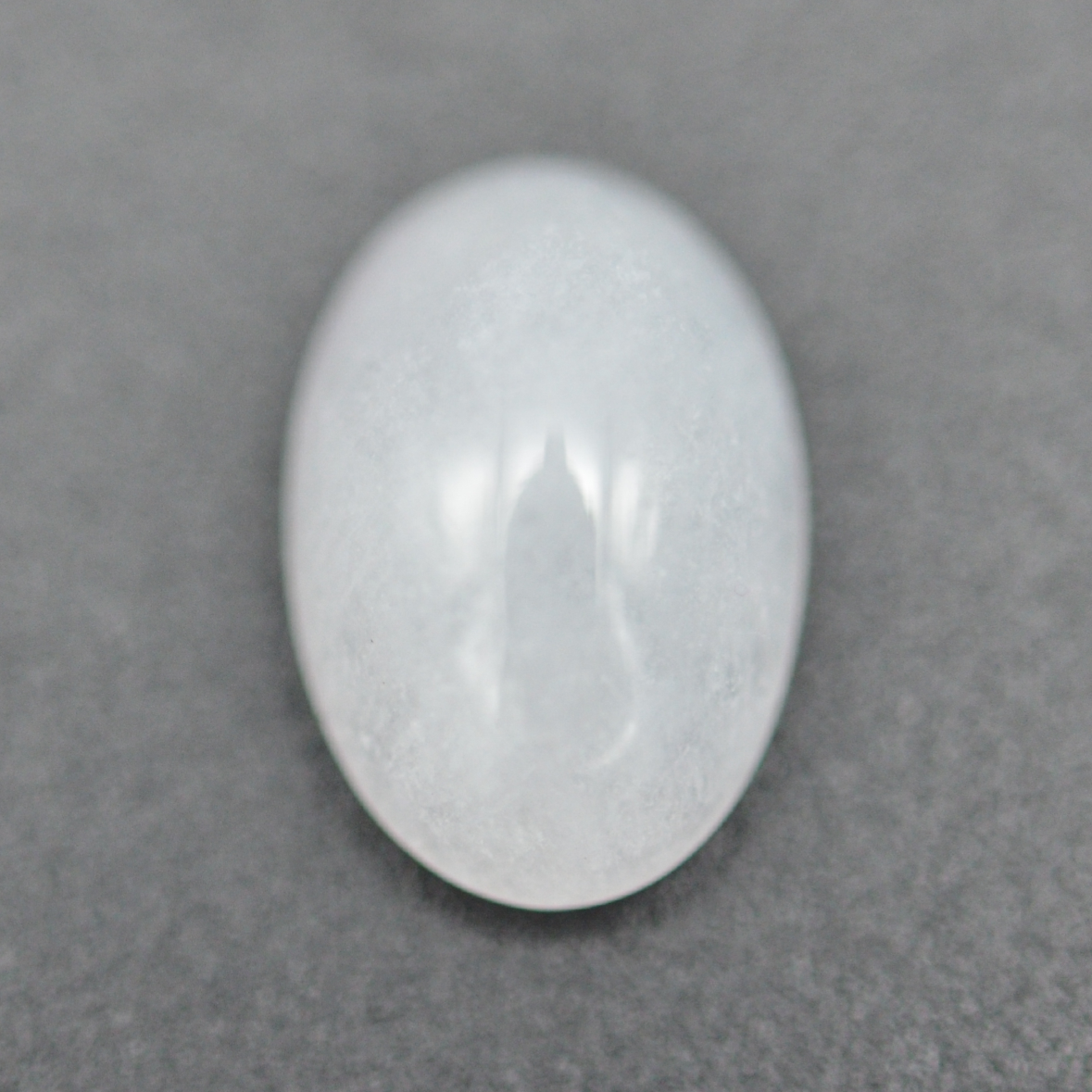 자외선을 받으면 카멜레온처럼 변색하는 해크마나이트 1.45ct