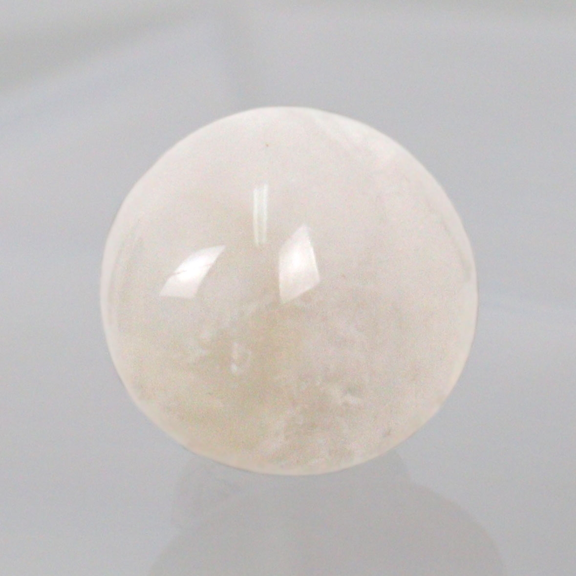 자외선 아래 변색하는 해크마나이트 1.04ct