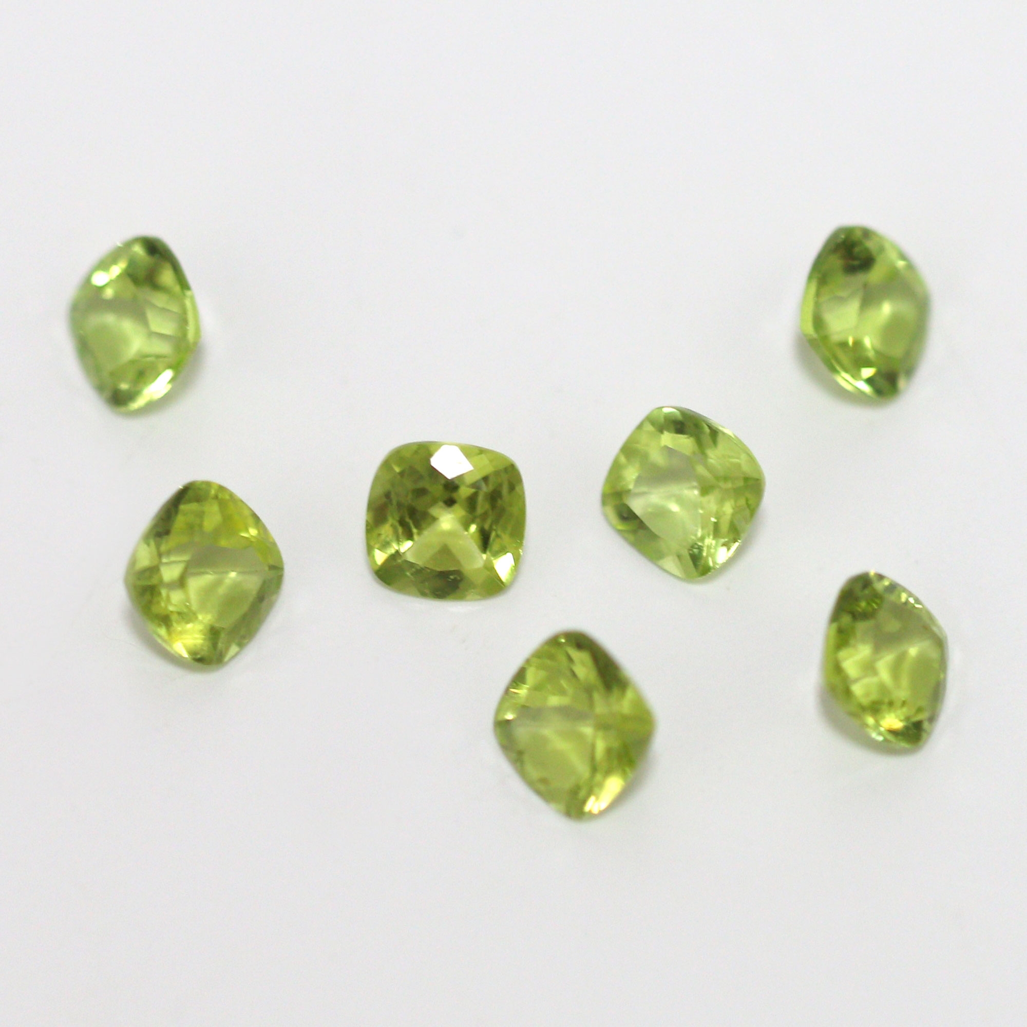 천연 페리도트(감람석) 나석 원석 5mm 쿠션컷 Peridot 8월탄생석