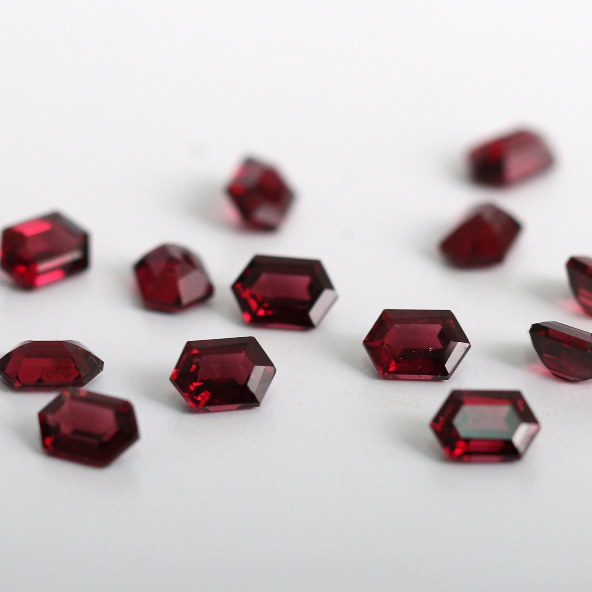 천연 가넷(석류석) 나석 원석 6x4mm 헥사고날 팬시컷 Garnet 1월탄생석