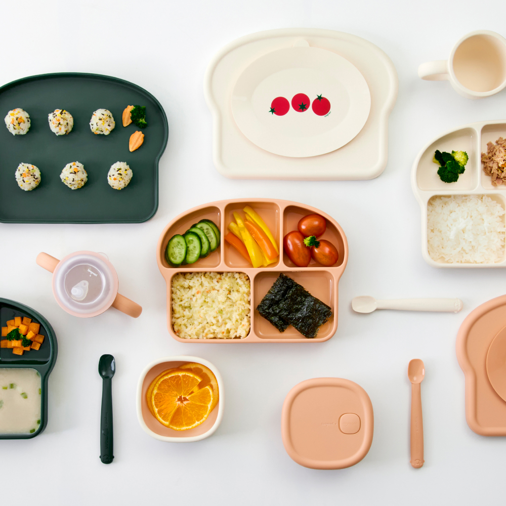 실리콘 식기 4종 세트 (흡착식판+흡착볼+양손빨대컵+이유식스푼)