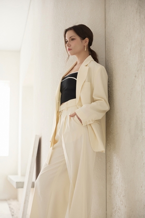 SHANNON Suit_Soft Ecru
