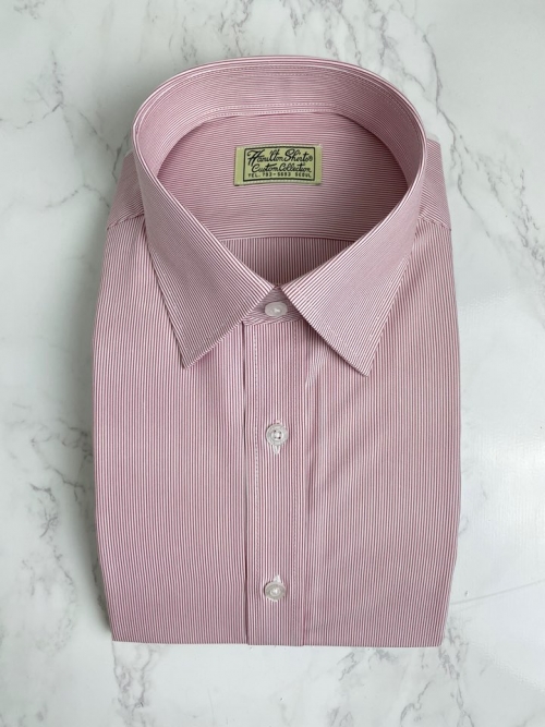 레드 핀스트라이프 셔츠