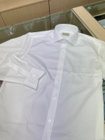 흰색 체커보드 패턴 셔츠