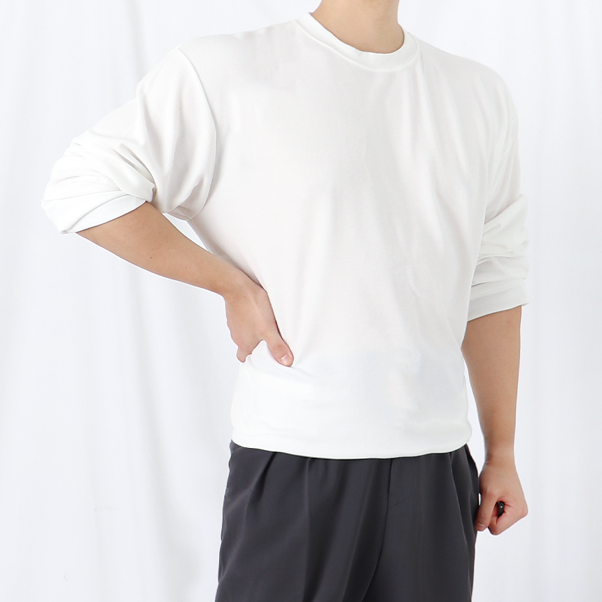 어깨넓어보이는니트 남자흰색니트 머슬