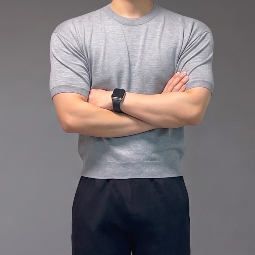 남자 머슬핏 여름 린넨 소라색 반팔 니트