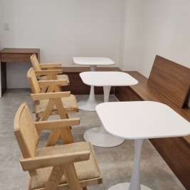 아늑한 카페 의자테이블 납품