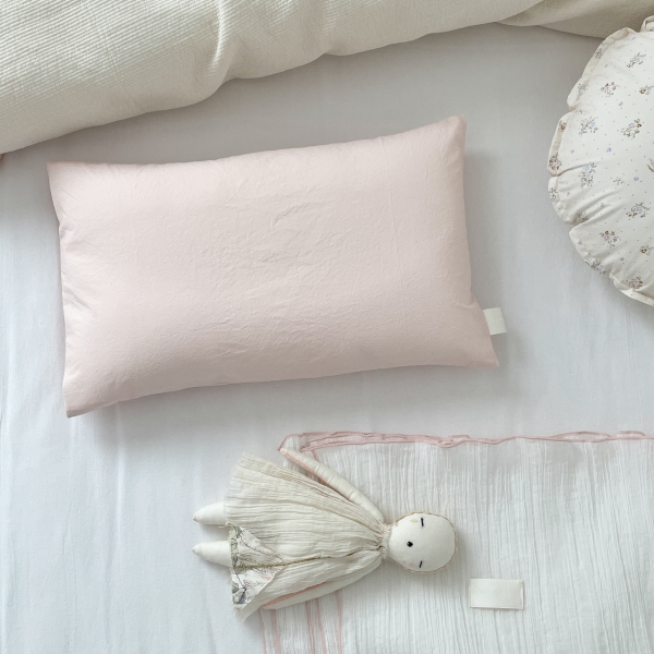 맑은 분홍 베개