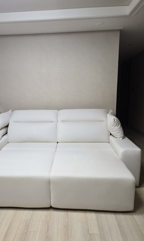 플로 모션 소파2.jpg