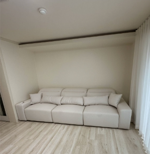 플로 모션 소파1.jpg