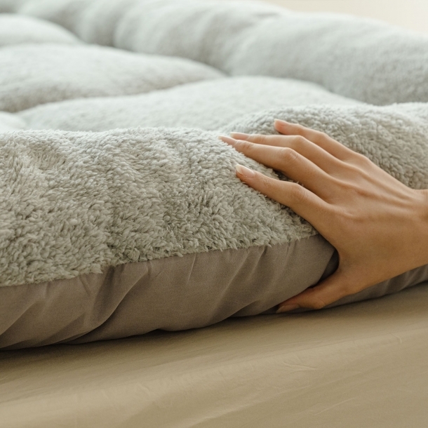 두꺼운 사계절 자가발열 집착토퍼 매트리스 라텍스