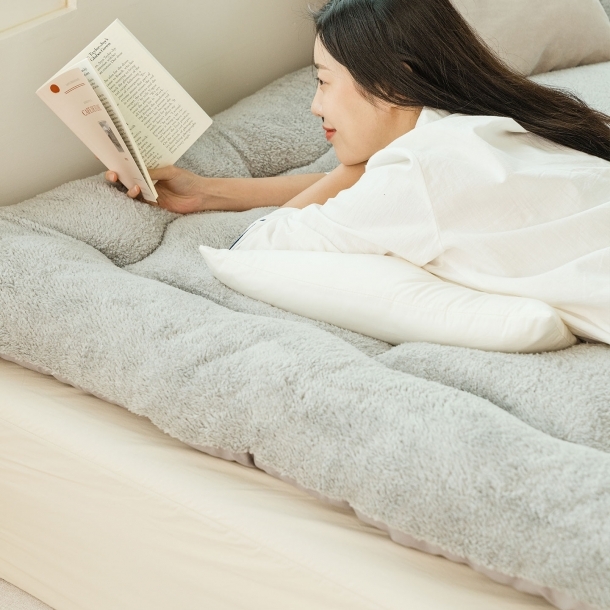 두꺼운 사계절 자가발열 집착토퍼 매트리스 라텍스