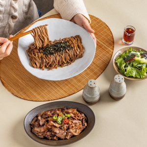 들기름 막국수와 직화불고기