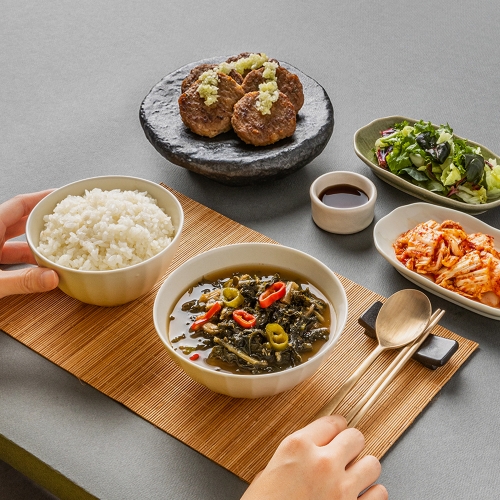 단양식 마늘떡갈비와 된장국