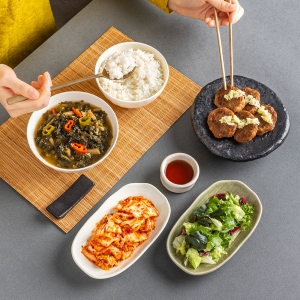 단양식 마늘떡갈비와 된장국