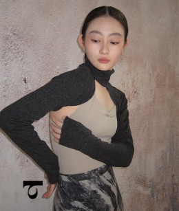 Typha - Turtleneck Shrug with Finger