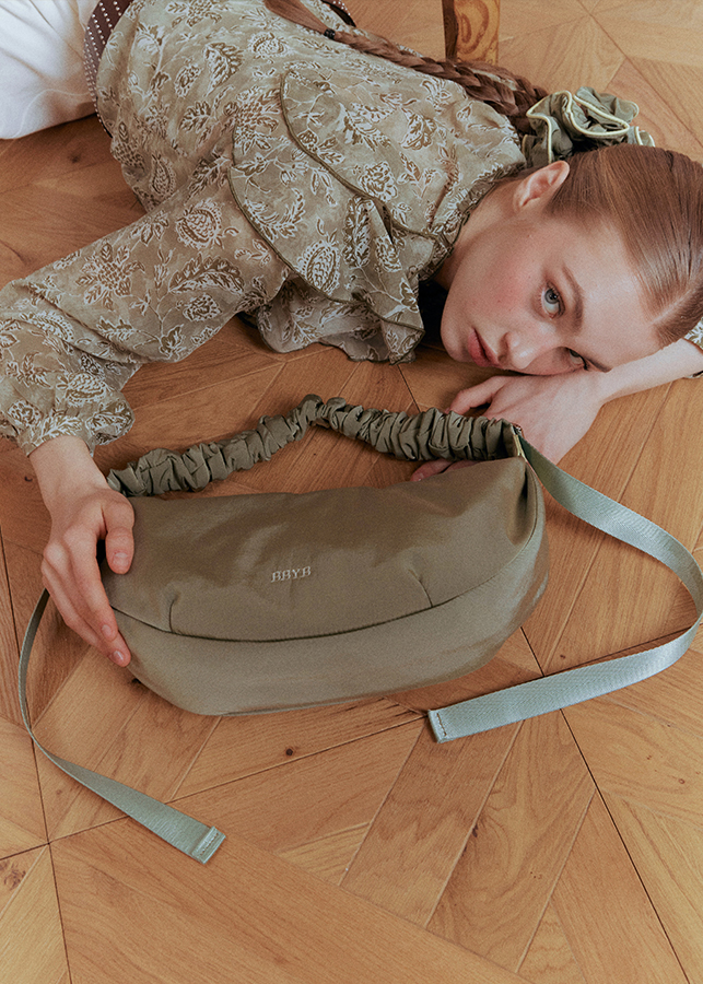 Noi Ruffle Medium Shoulder Bag