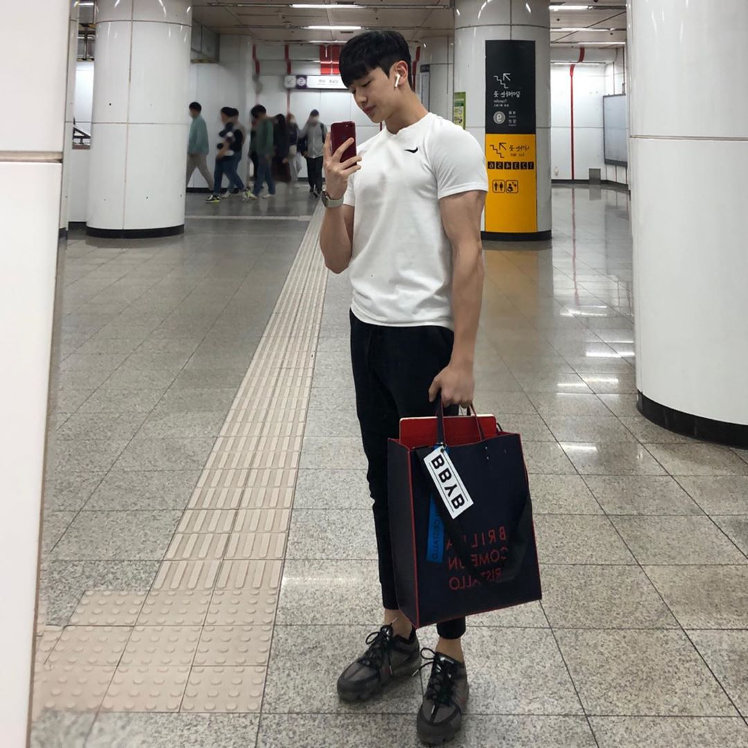 [@jihoo_ahn] MARCE Unisex Tote Bag (Peony Navy) | Karim Rashid