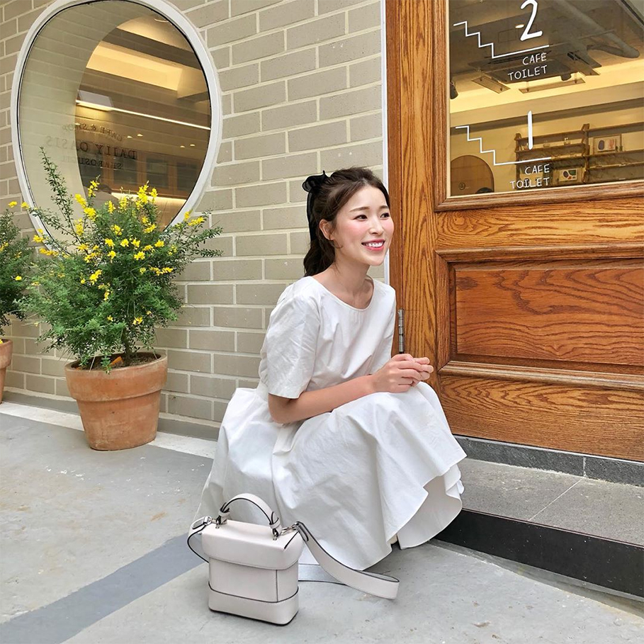 [@kang_naraa] Tindy Square Bag (Moonbeam) | Karim Rashid