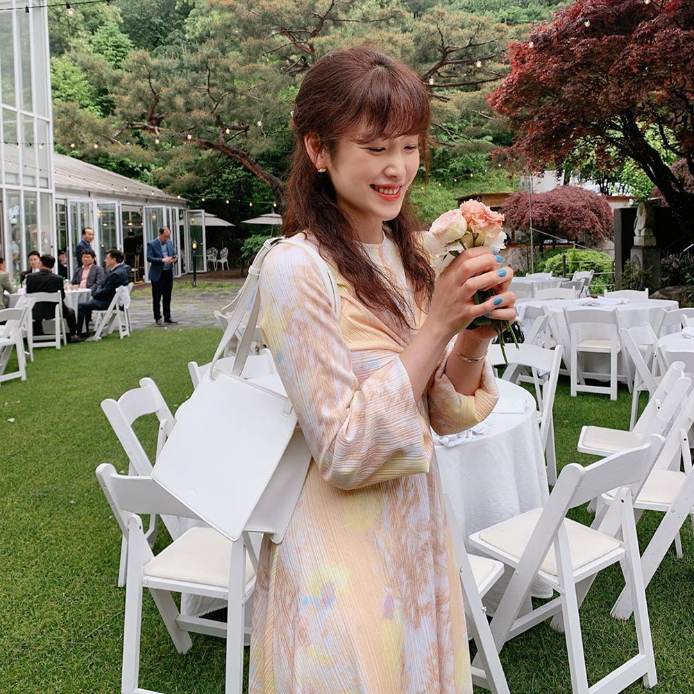 [@lee_da] Dahlia Bag (Titanium White) | Karim Rashid