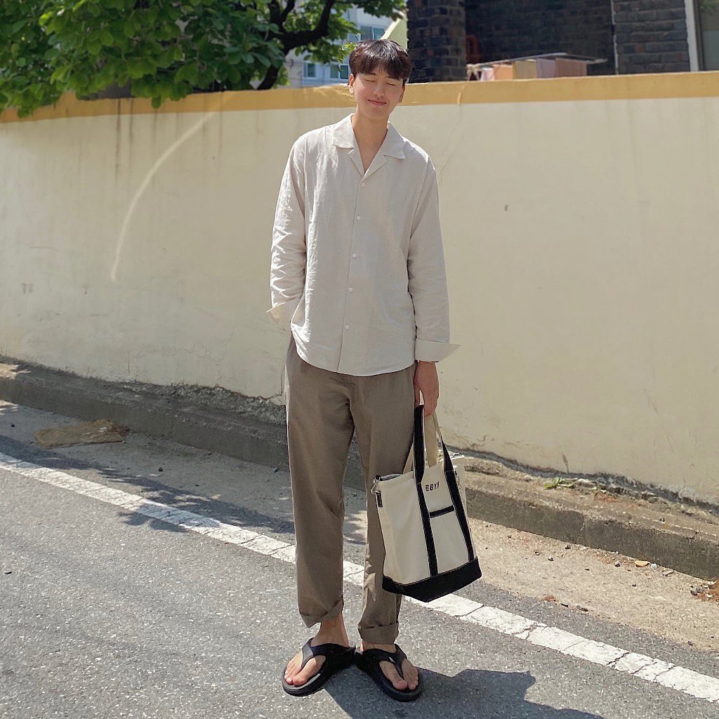 [@yyemni] Tropical Market Bag (Medium) Black | Karim Rashid