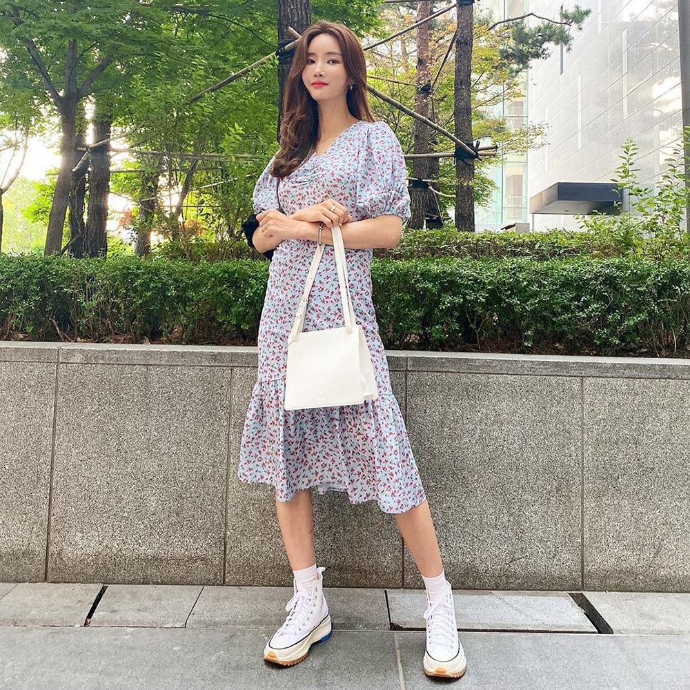 [@72.6_] Dahlia Bag (Titanium White) | Karim Rashid