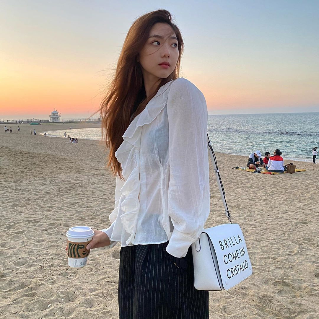 [@yelimcho_o] MARCE Shoulder Bag (Titanium White) | Karim Rashid