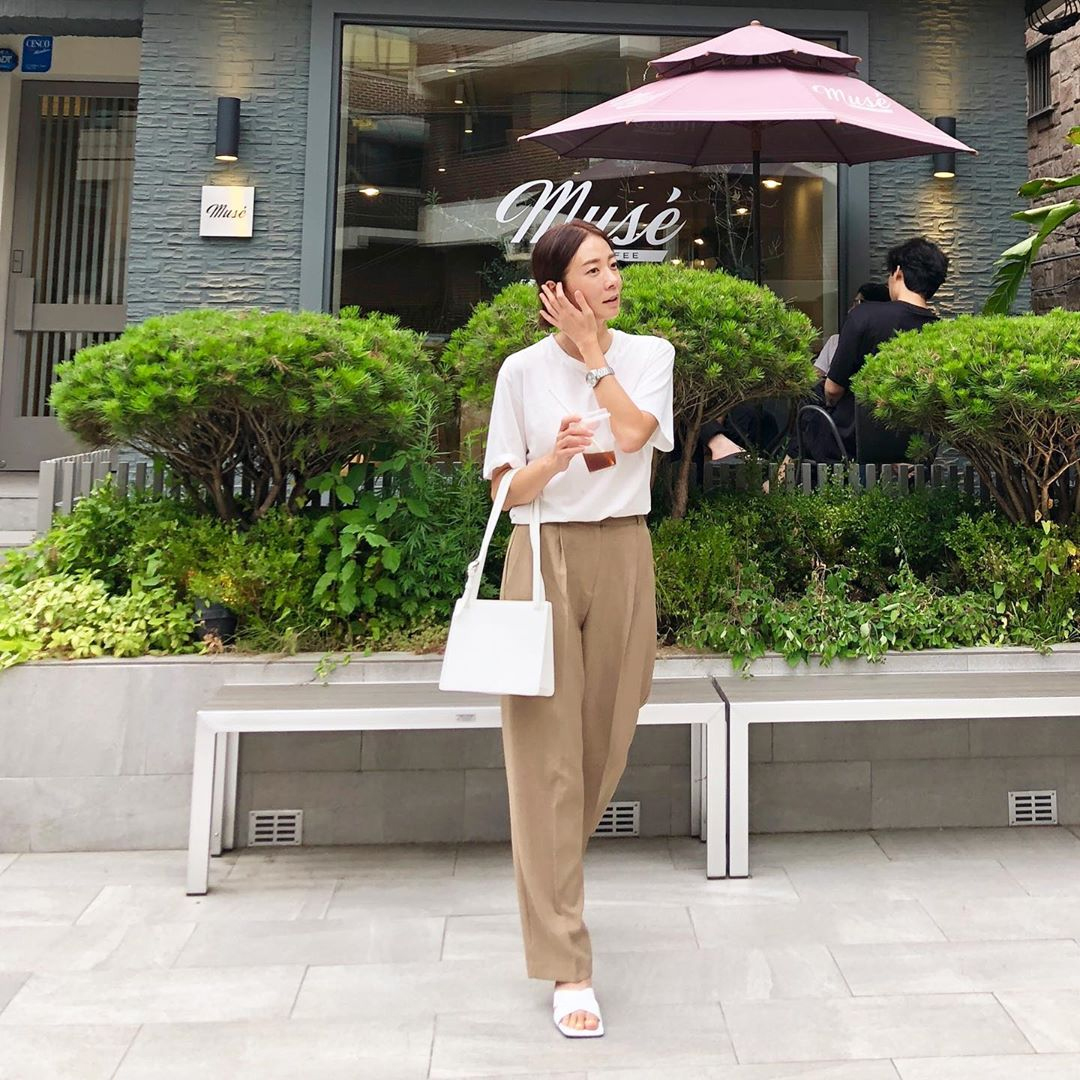 [@chungchiyoon] Dahlia Bag (Titanium White) | Karim Rashid