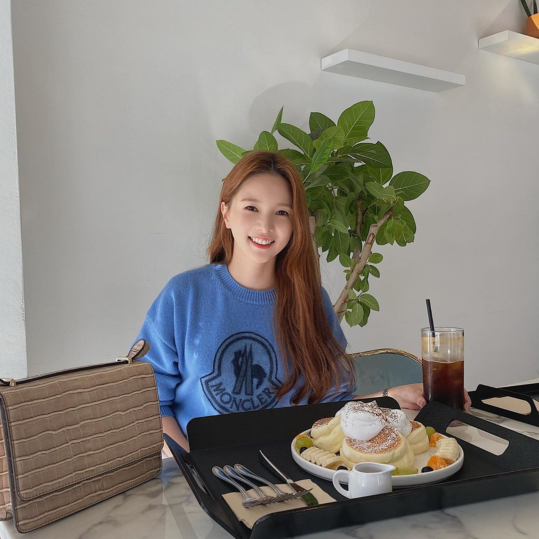 @kimjeii #OOTD Croc Heather Bag (Hazelnut)