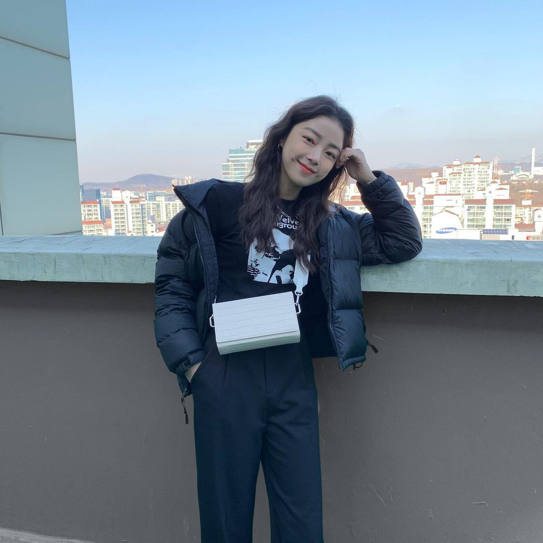 @from.youngjoo #OOTD Mio Unisex Cross Bag (Titanium White)