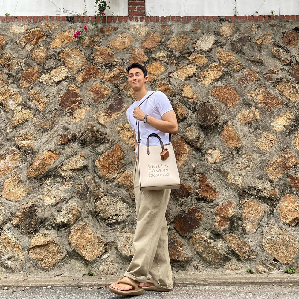 @188cmm #OOTD BBYB MARCE Slim Unisex Tote Bag (Sand Ivory)