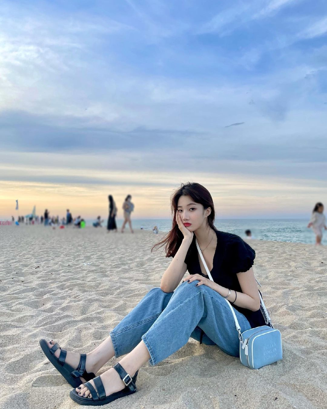 @2m_ariel #OOTD BBYB MARCE Mini Bag Denim (Light Blue)