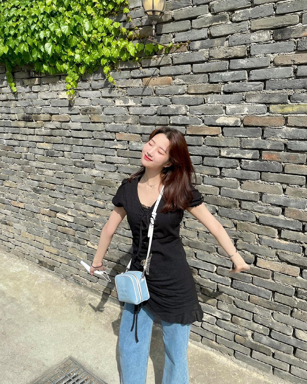 @2m_ariel #OOTD BBYB MARCE Mini Bag Denim (Light Blue)