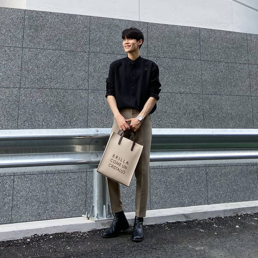 @jun_seonng #OOTD BBYB MARCE Slim Unisex Tote Bag (Sand Ivory)
