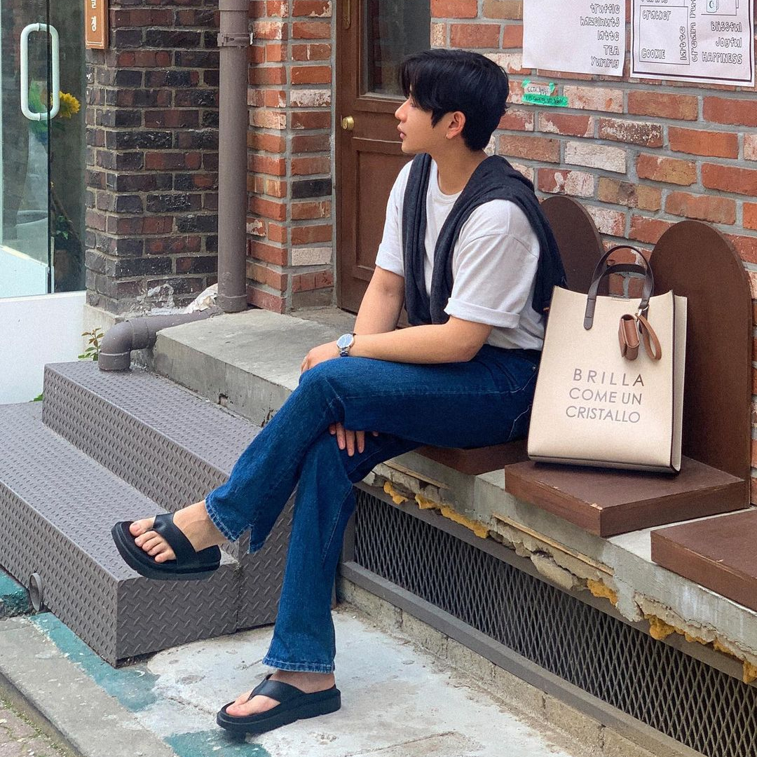 @look.jyk #OOTD BBYB MARCE Slim Unisex Tote Bag (Sand Ivory)