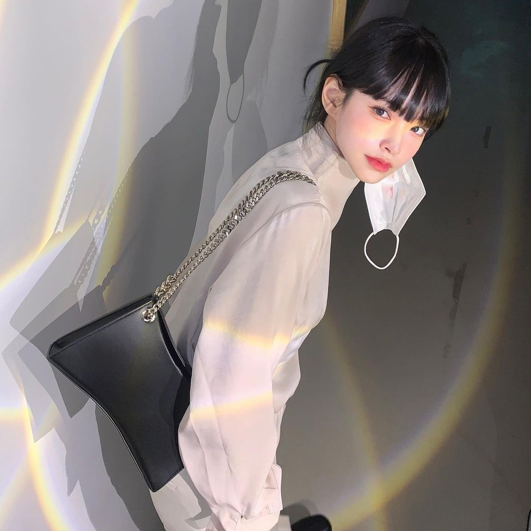 [@xoosxo] Nicke Chain Shoulder Bag (Jade Black) | Karim Rashid